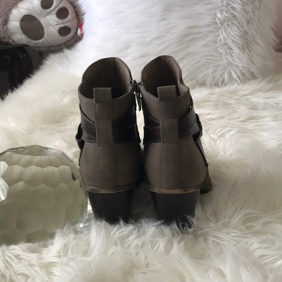 Maurices Boots - Picture 3 of 8